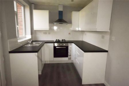 2 bedroom semi-detached house to rent - Photo 4