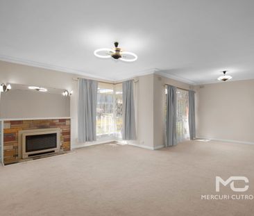 Three bedroom spacious home - Photo 2