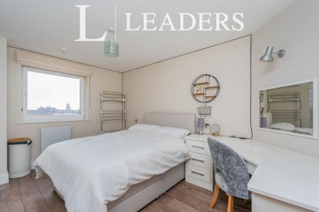 2 bedroom flat to rent - Photo 3