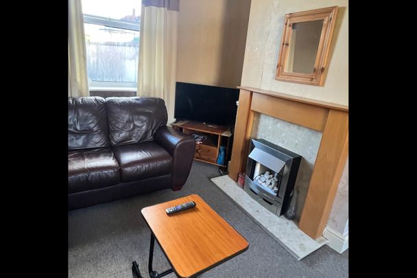 2 Bed Semi-Detached House, Deerlands Close, S5 - Photo 1