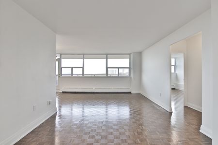 1 Bedroom North Facing - Photo 3