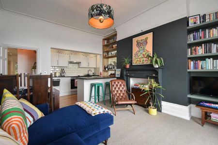 2 bedroom flat to rent - Photo 3