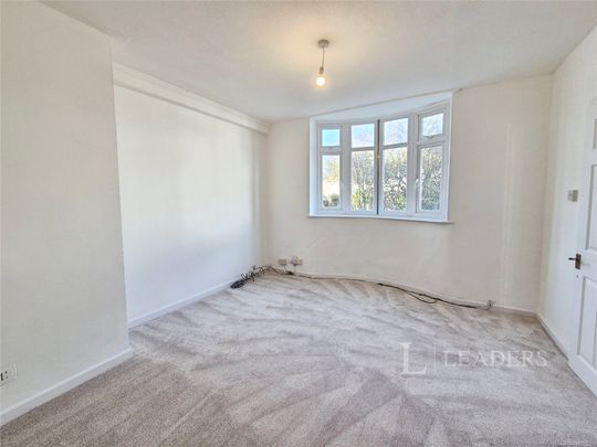 3 bedroom house to rent Springfield Park Road, Chelmsford, Essex, CM2 - Photo 1