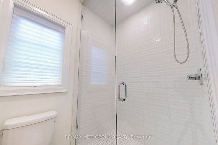 For Lease - 100 Ballantyne Boulevard Unit# ROOM B, Vaughan, Ontario - Photo 3