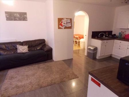 5 bedroom detached house to rent - Photo 4
