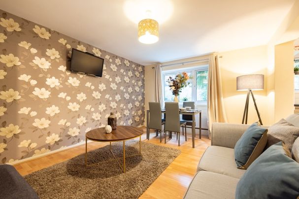 2 Bed Flat, Rockingham Street, SE1 - Photo 1