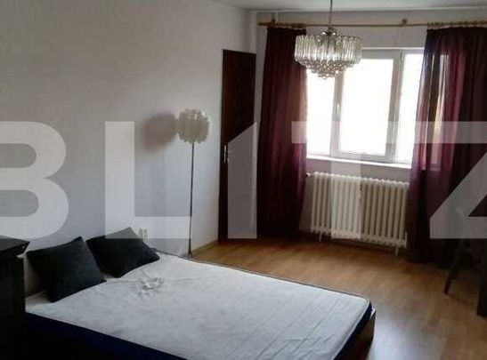 Apartament de inchiriat cu 4 camere, 90 mp, loc de parcare, zona Parang - Fotografie 1