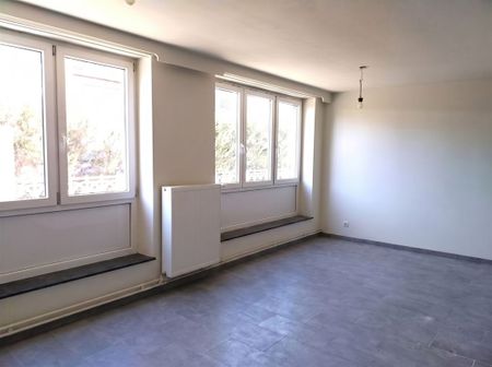 TE HUUR: Gelijkvloers appartement met één slaapkamer te Beringen! - Photo 2