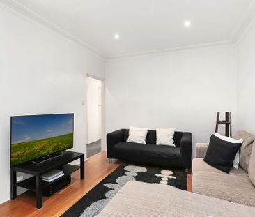 Spacious Two-Bedroom Apartment in the Heart of Monterey - Photo 2