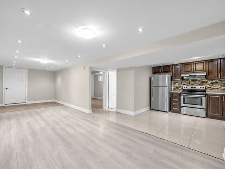 For Lease - 82 Crow Trail, Toronto, Ontario - Photo 5
