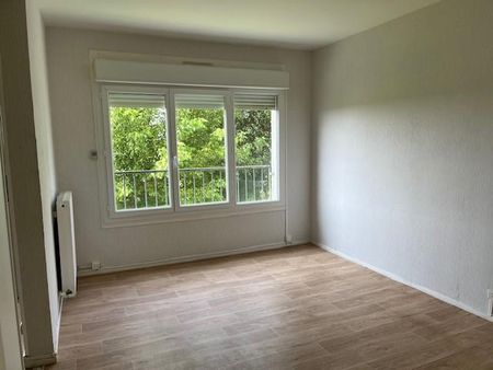 Location Appartement 4 pièces 80 m² Cluis - Photo 5