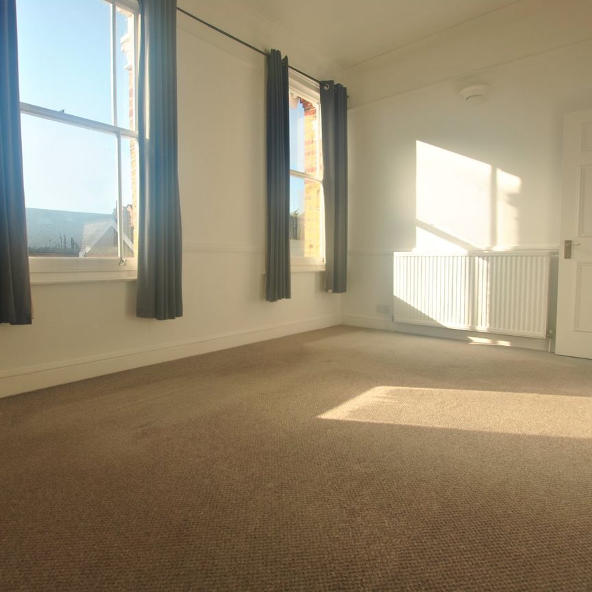 Benson Road, london - Photo 1