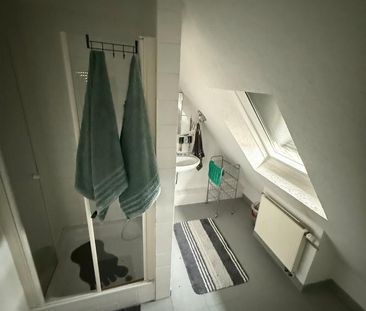 Voll Möbliert DG Wohnung zu vermieten - Photo 1