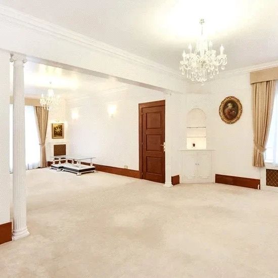 4-Bedroom Flat for Rent at Berkeley Court, NW1 - Photo 1