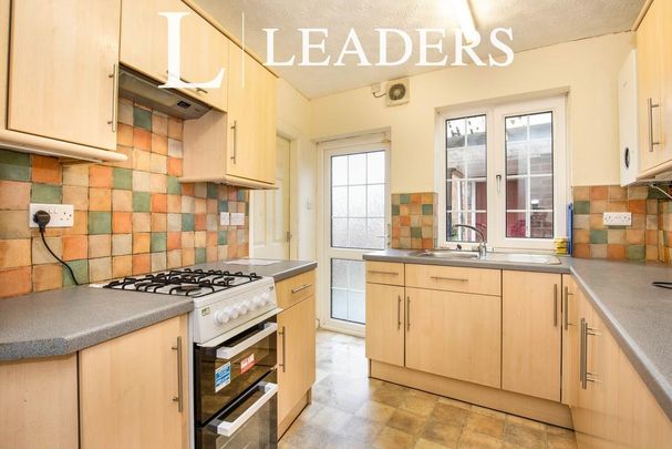 4 bedroom terraced house to rent - Photo 1