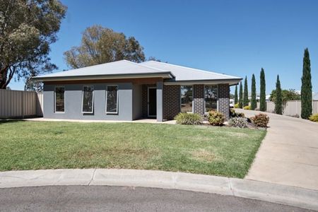 1/20 St Pauls Place Gobbagombalin NSW - Photo 2