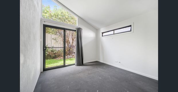 Location, Location! - Photo 1