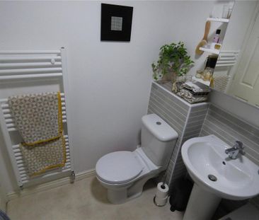 3 bedroom terraced house to rent - Photo 2