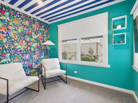 FULLY FURNISHED PICTURE PERFECT PROPERTY - Photo 2