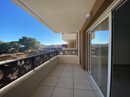 Location Appartement 1 pièce 37m² FREJUS 83600 - Photo 4