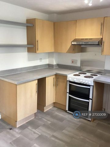 2 bedroom terraced house to rent - Photo 4