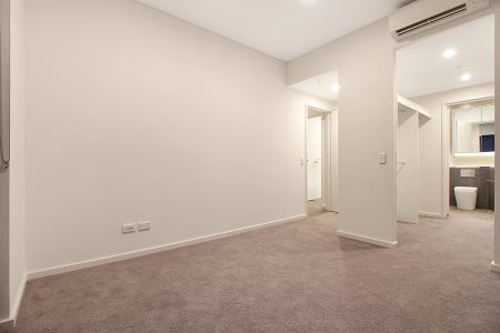 Nearly Brand New 2 Bedroom Apartment - To be the first Inspection! - Photo 3