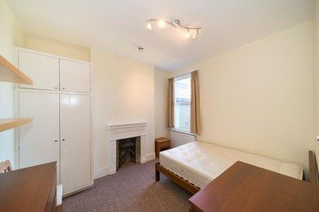 6 bedroom flat to rent - Photo 5