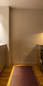 4 1/2 APPARTEMENT MEUBLÉ À LOUER - Photo 4