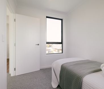 Easy Central Living - Photo 4