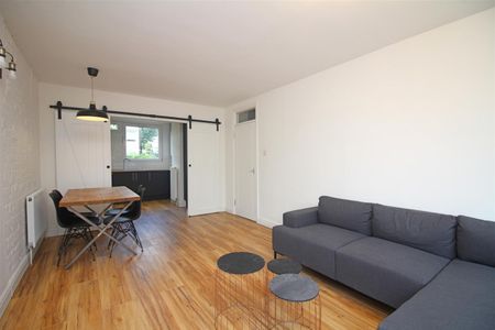 3 Bedroom Flat To Let - Photo 2