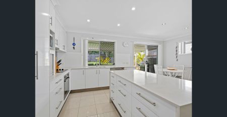 Fully Furnished, Modern Bayside Luxury Home in Thorneside - Photo 5