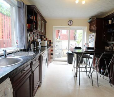 3 bedroom semi-detached house to rent - Photo 6