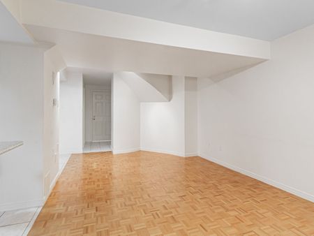 For Lease - 3986 Bloor Street, Toronto, Ontario - Photo 2