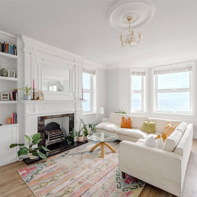 3 bedroom flat to rent - Photo 1