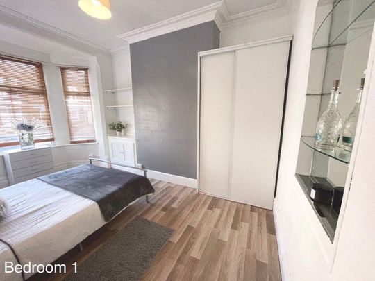 4 bedroom terraced house to rent - Photo 1