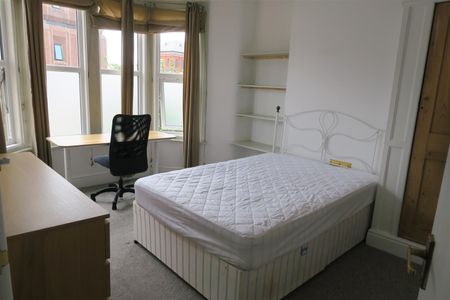 Longmead Avenue, Bristol - Photo 2