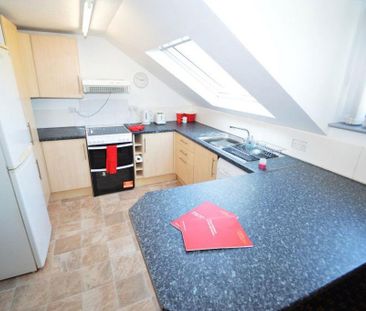 4 bedroom flat to rent - Photo 6