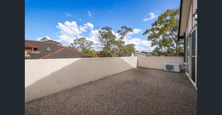 Gorgeously Renovated and Refreshed Family-Sized Apartment - Photo 2