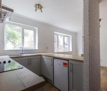 1 bedroom semi-detached house to rent - Photo 2