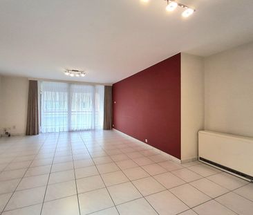 CENTRAAL GELEGEN APPARTEMENT MET RUIME TERRASSEN TE RUISELEDE - Photo 4