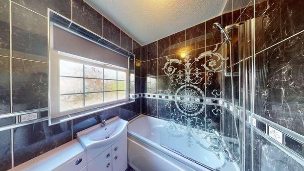 Buckley Lane, Farnworth, BL4 - Photo 1