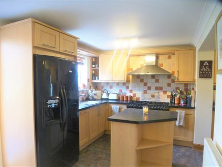 Chichester Close, Bury St. Edmunds - Photo 3
