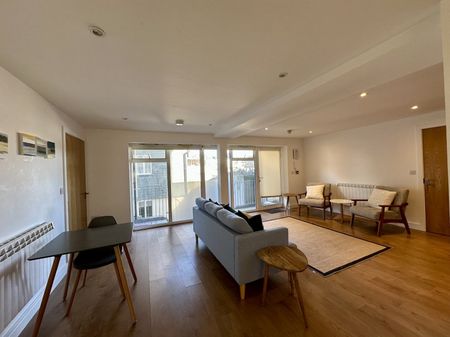 Fountain Court, Falmouth - Photo 3