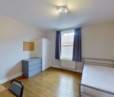 5 bedroom semi-detached house to rent - Photo 3