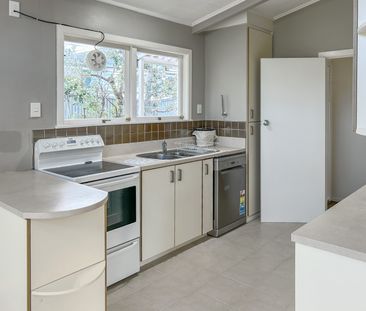 Delighful four bedroom plus study! - Photo 6