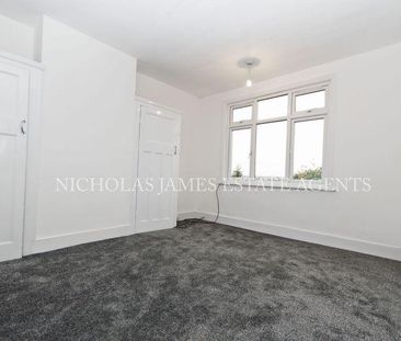 4 bedroom terraced house to rent - Photo 5