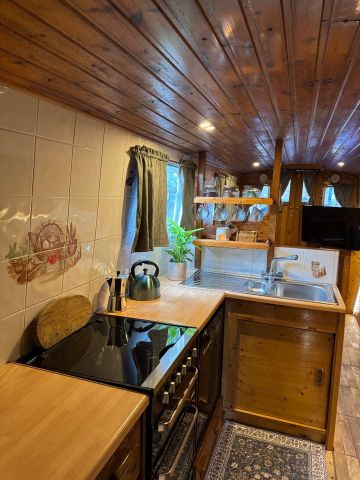 1 Bed House Boat, Sewardstone Road, E2 - Photo 3