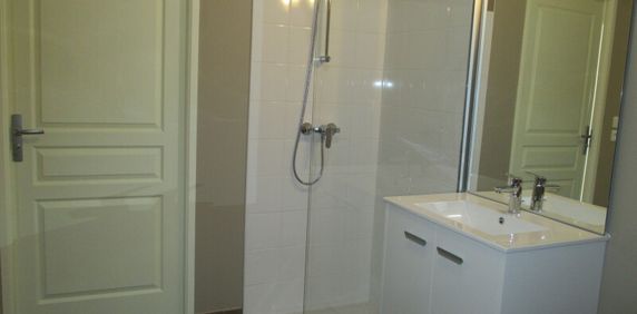 Location Appartement 2 pièces 46m² ORLEANS 45000 - Photo 2