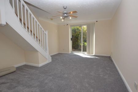 2 bedroom semi-detached house to rent - Photo 2
