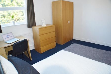 5 bedroom detached house to rent - Photo 4